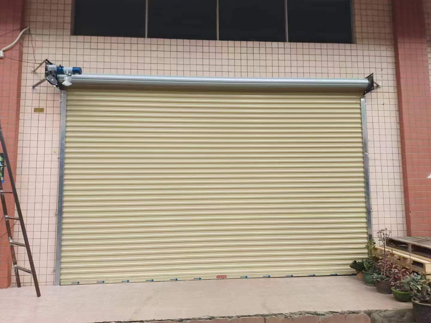 防風卷簾門、抗風卷簾門、PVC 卷簾門存在的區別?